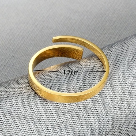 Gold Cuff Ring - Size 7 - Picture 4 of 4